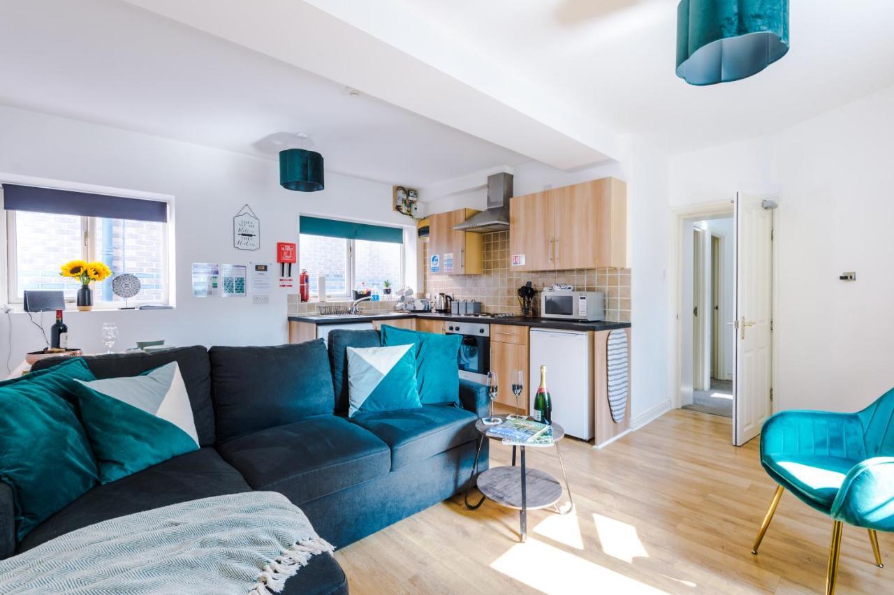 Stylish Chester City Centre Apartment By 53 Degrees Property, Ideal For Couples & Business Professionals - Sleeps 4 외부 사진