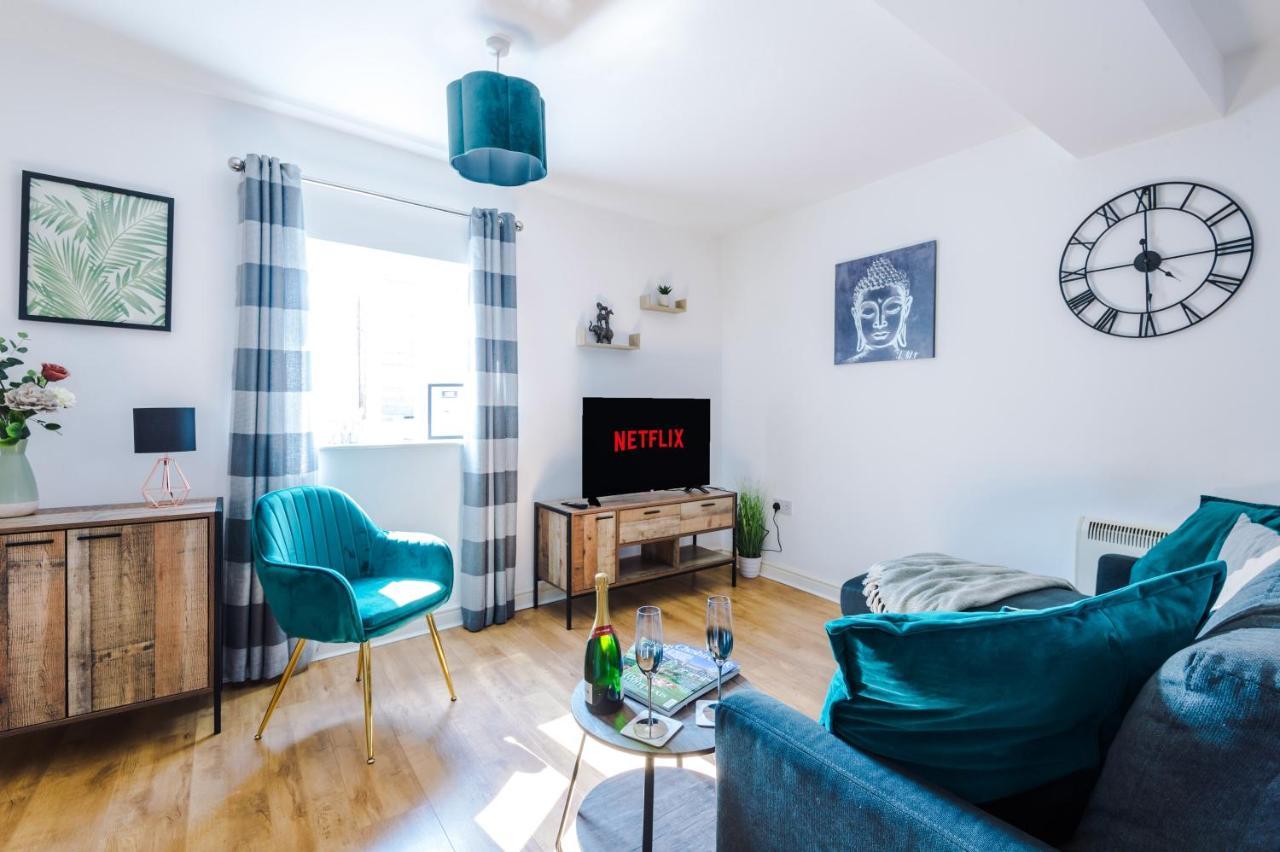 Stylish Chester City Centre Apartment By 53 Degrees Property, Ideal For Couples & Business Professionals - Sleeps 4 외부 사진