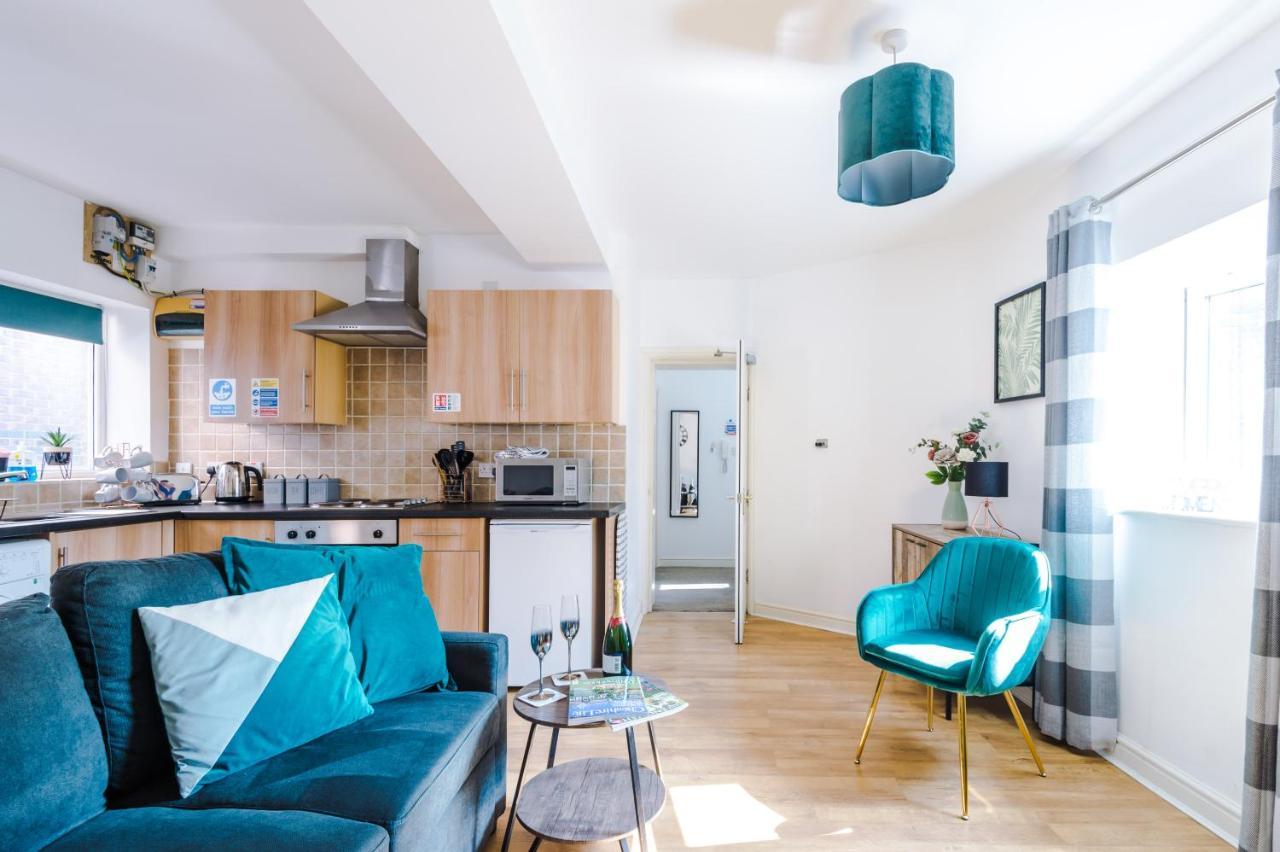 Stylish Chester City Centre Apartment By 53 Degrees Property, Ideal For Couples & Business Professionals - Sleeps 4 외부 사진